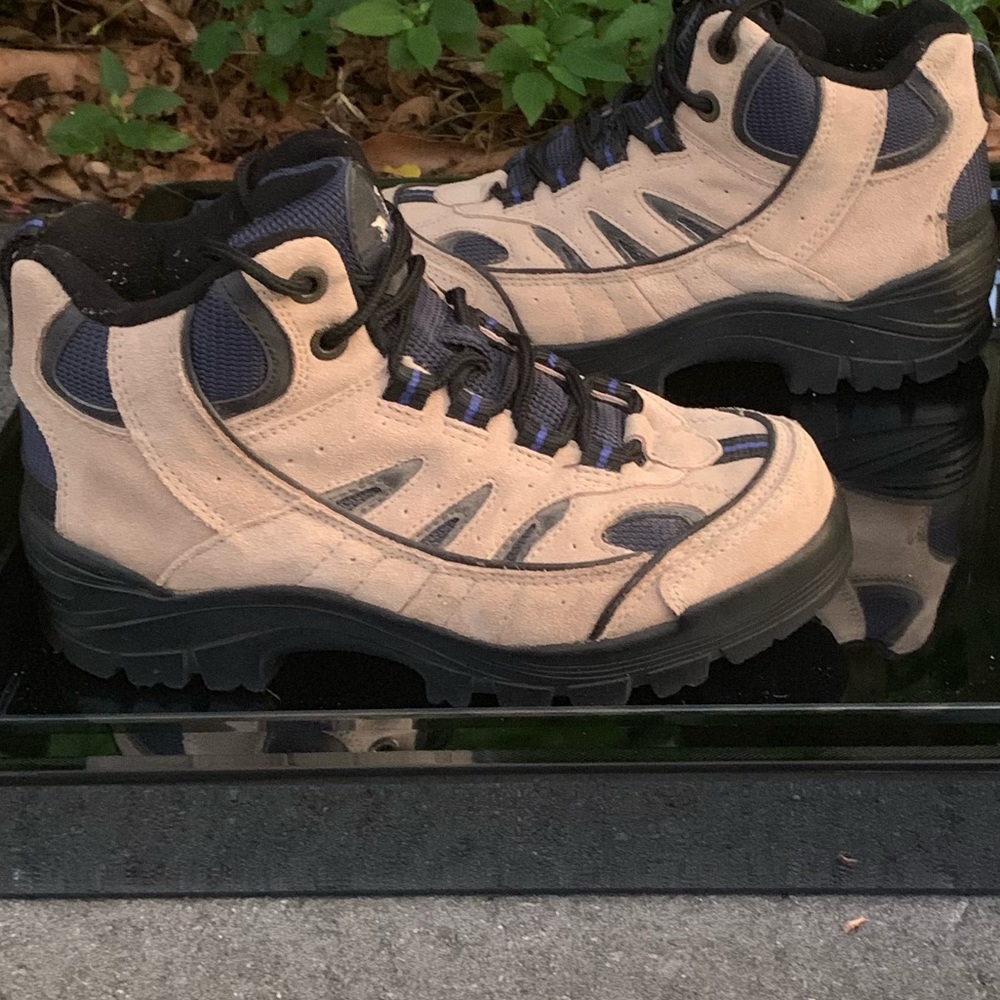 🥾Nevados Women’s Hoking Boots 🥾